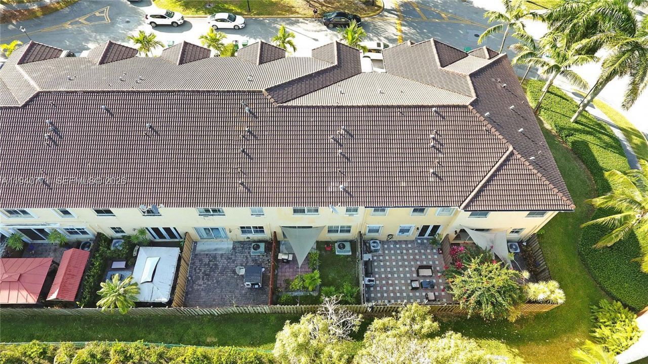 14973 SW 8th Ter, Miami, FL 33194 Photo