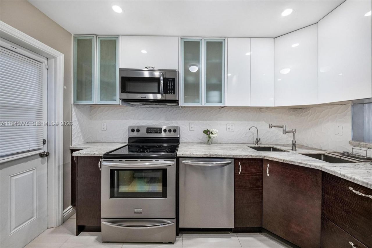 2097 S Ocean Dr, Unit 411, Hallandale Beach, FL 33009 Photo