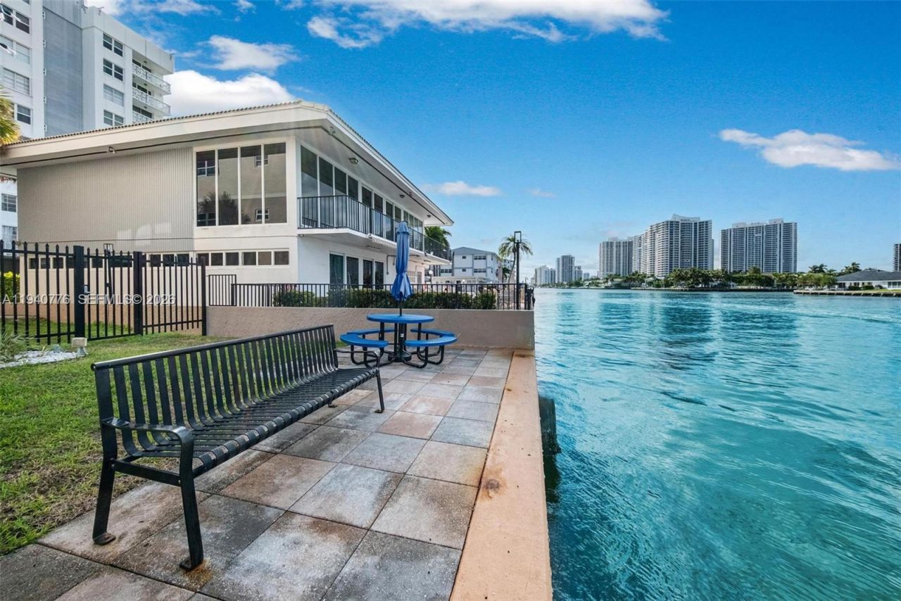 2097 S Ocean Dr, Unit 411, Hallandale Beach, FL 33009 Photo