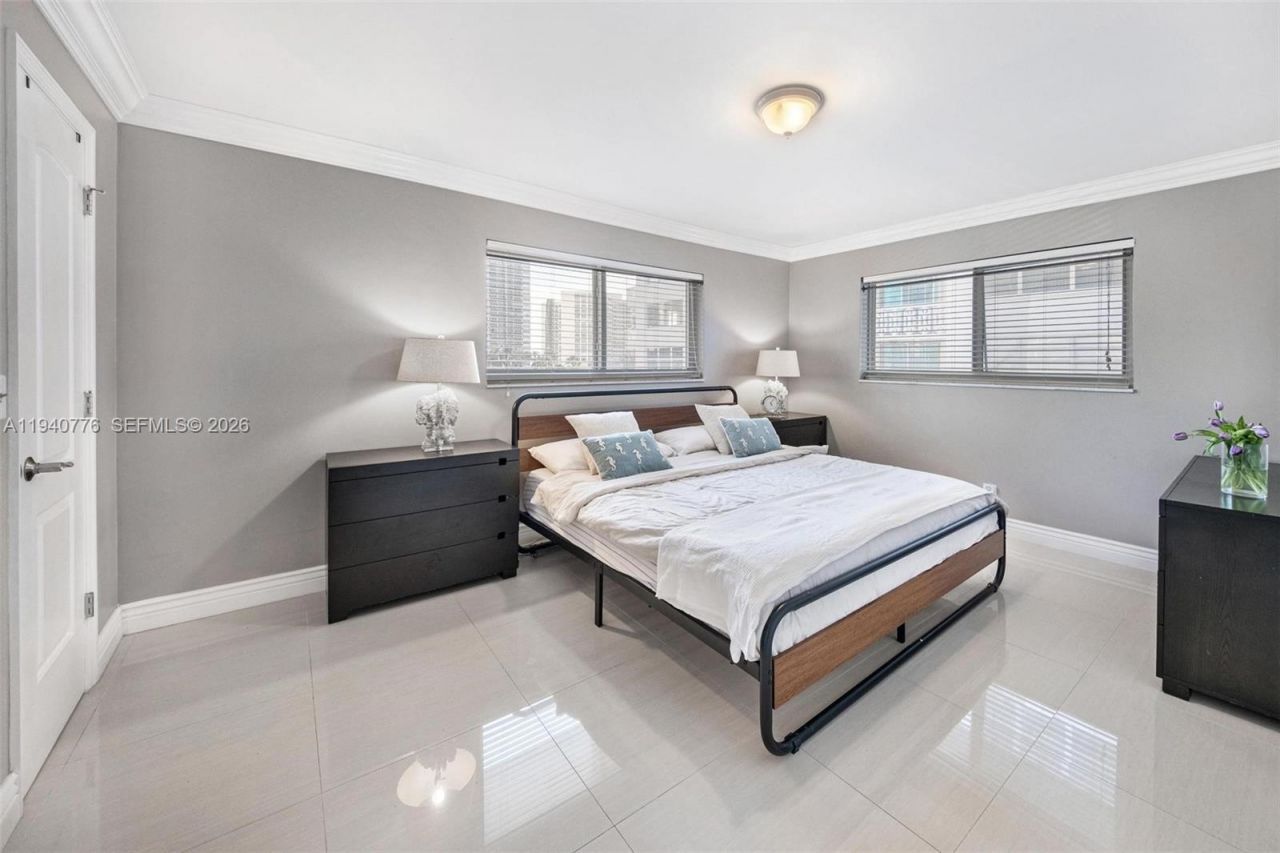 2097 S Ocean Dr, Unit 411, Hallandale Beach, FL 33009 Photo