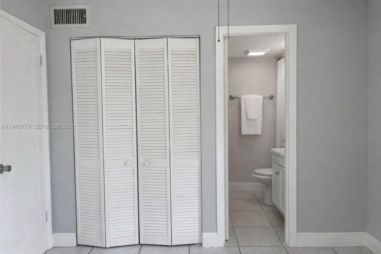 4805 NW 7th St, Unit 106-15, Miami, FL 33126 Photo