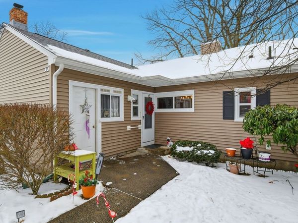 37 Greenwood Ter, Unit 37, Chicopee, MA 01022