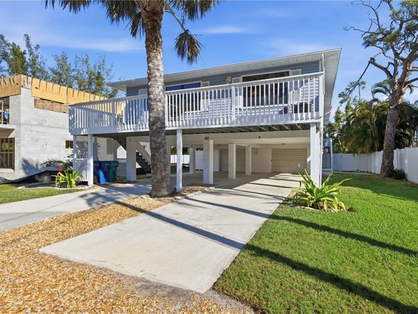 117 NEPTUNE LANE, HOLMES BEACH, FL 34217