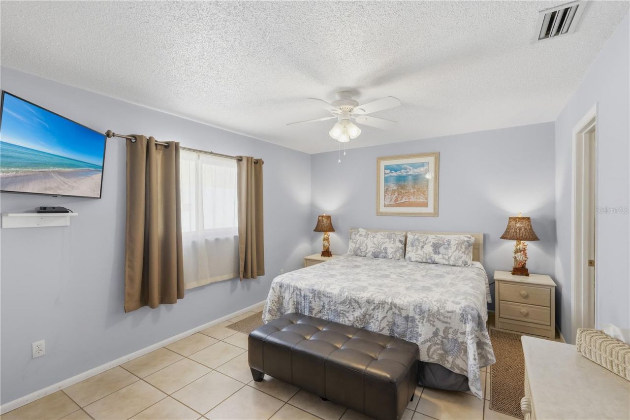 117 Neptune Lane, Holmes Beach, FL 34217 Photo