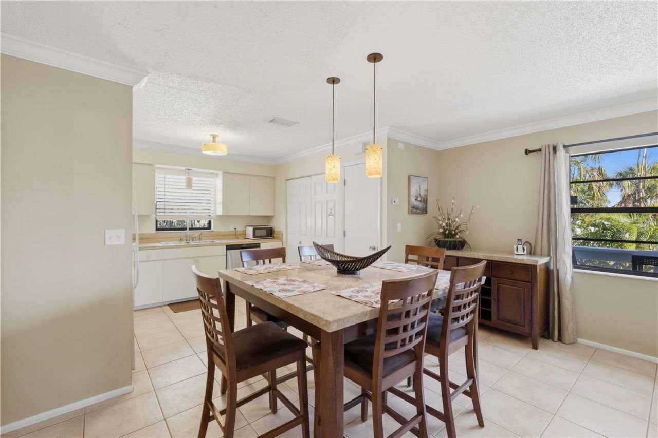 117 Neptune Lane, Holmes Beach, FL 34217 Photo