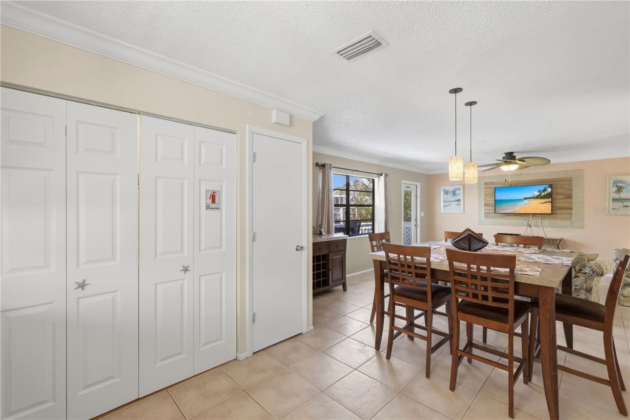 117 Neptune Lane, Holmes Beach, FL 34217 Photo