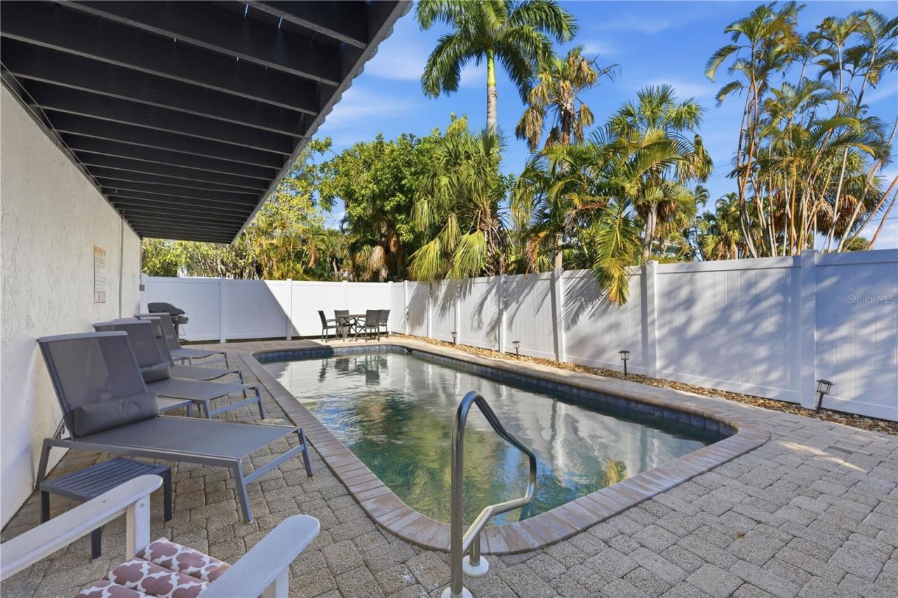 117 Neptune Lane, Holmes Beach, FL 34217 Photo