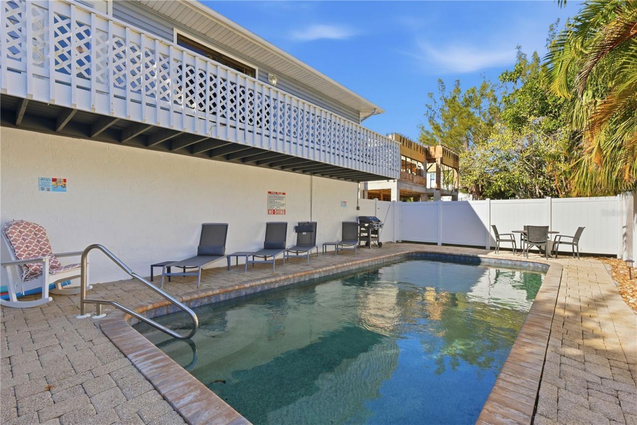 117 Neptune Lane, Holmes Beach, FL 34217 Photo