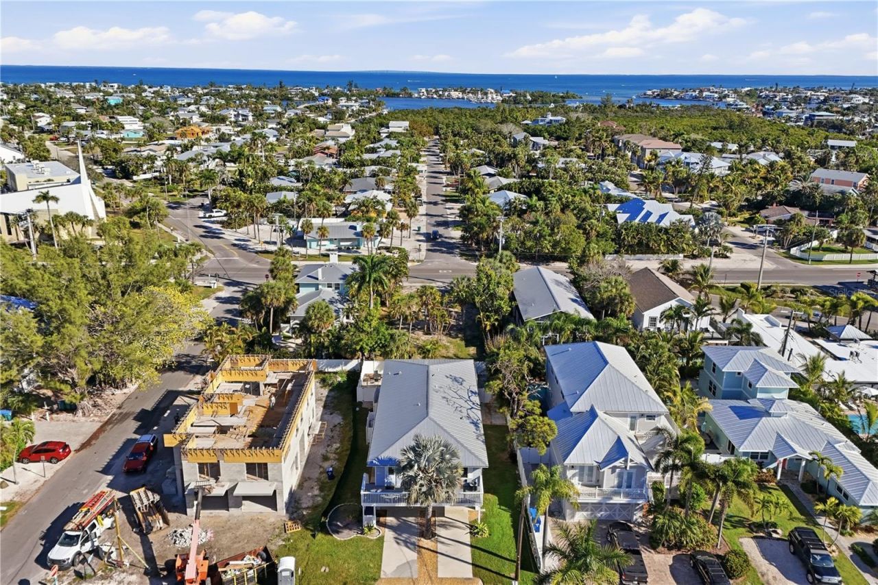 117 Neptune Lane, Holmes Beach, FL 34217 Photo