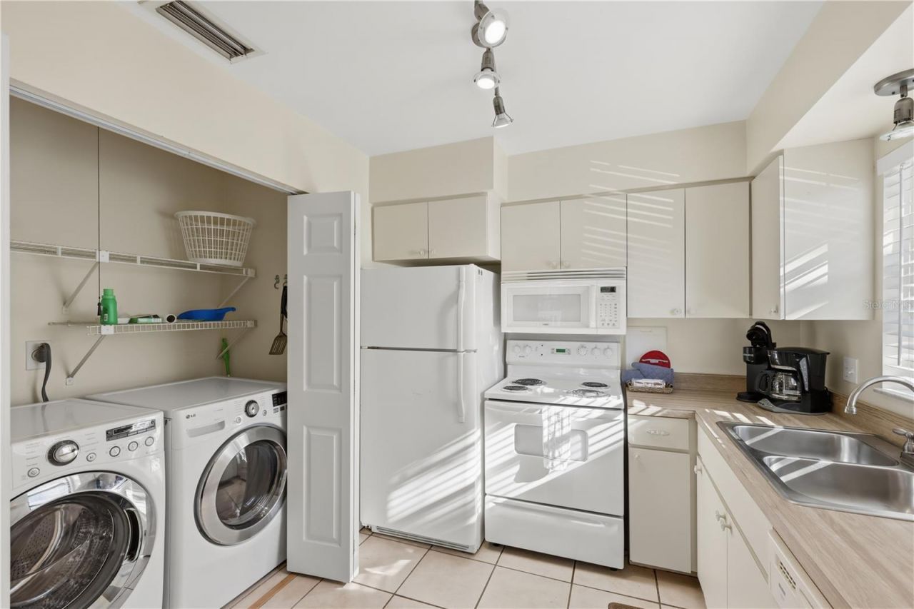 117 Neptune Lane, Holmes Beach, FL 34217 Photo