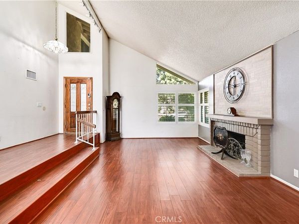 10 Bluff Point, Phillips Ranch, CA 91766