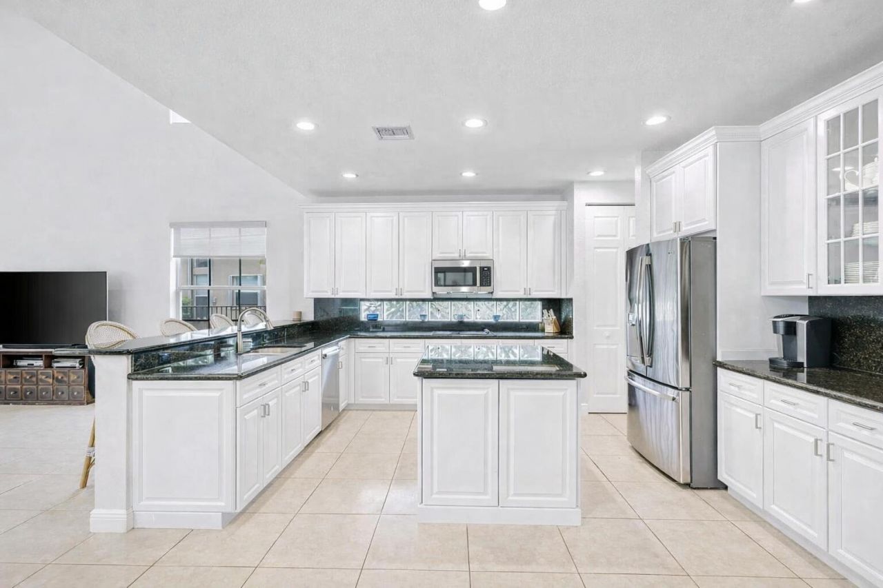 19219 N Creekshore Court, Boca Raton, FL 33498 Photo