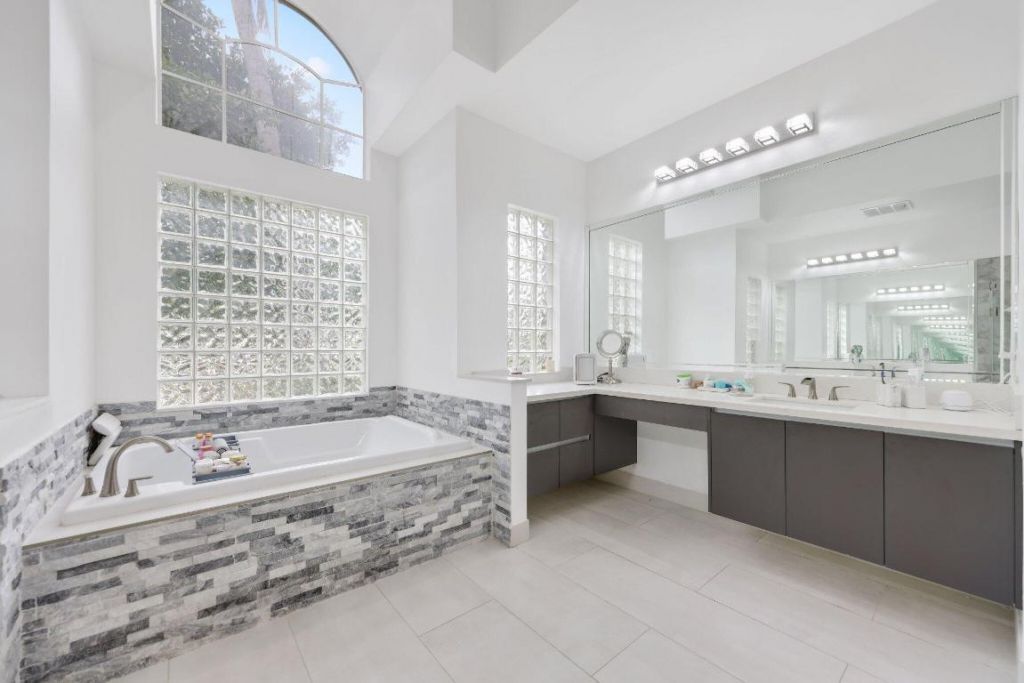 19219 N Creekshore Court, Boca Raton, FL 33498 Photo