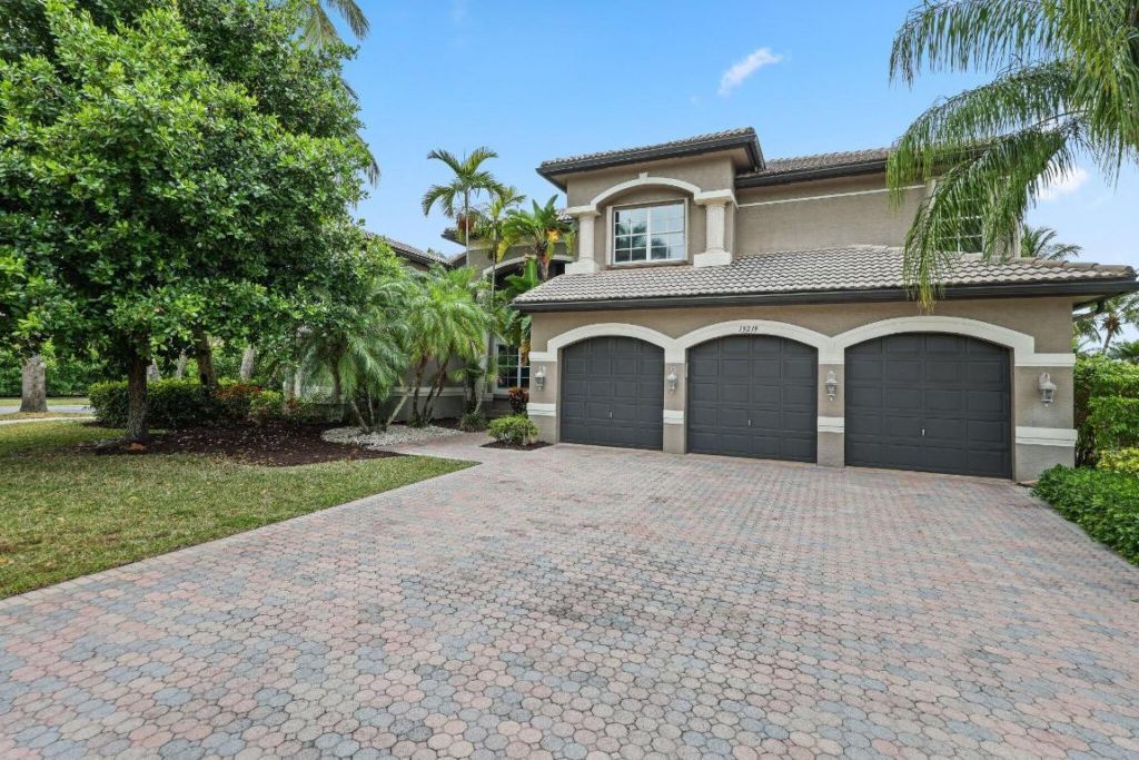 19219 N Creekshore Court, Boca Raton, FL 33498 Photo