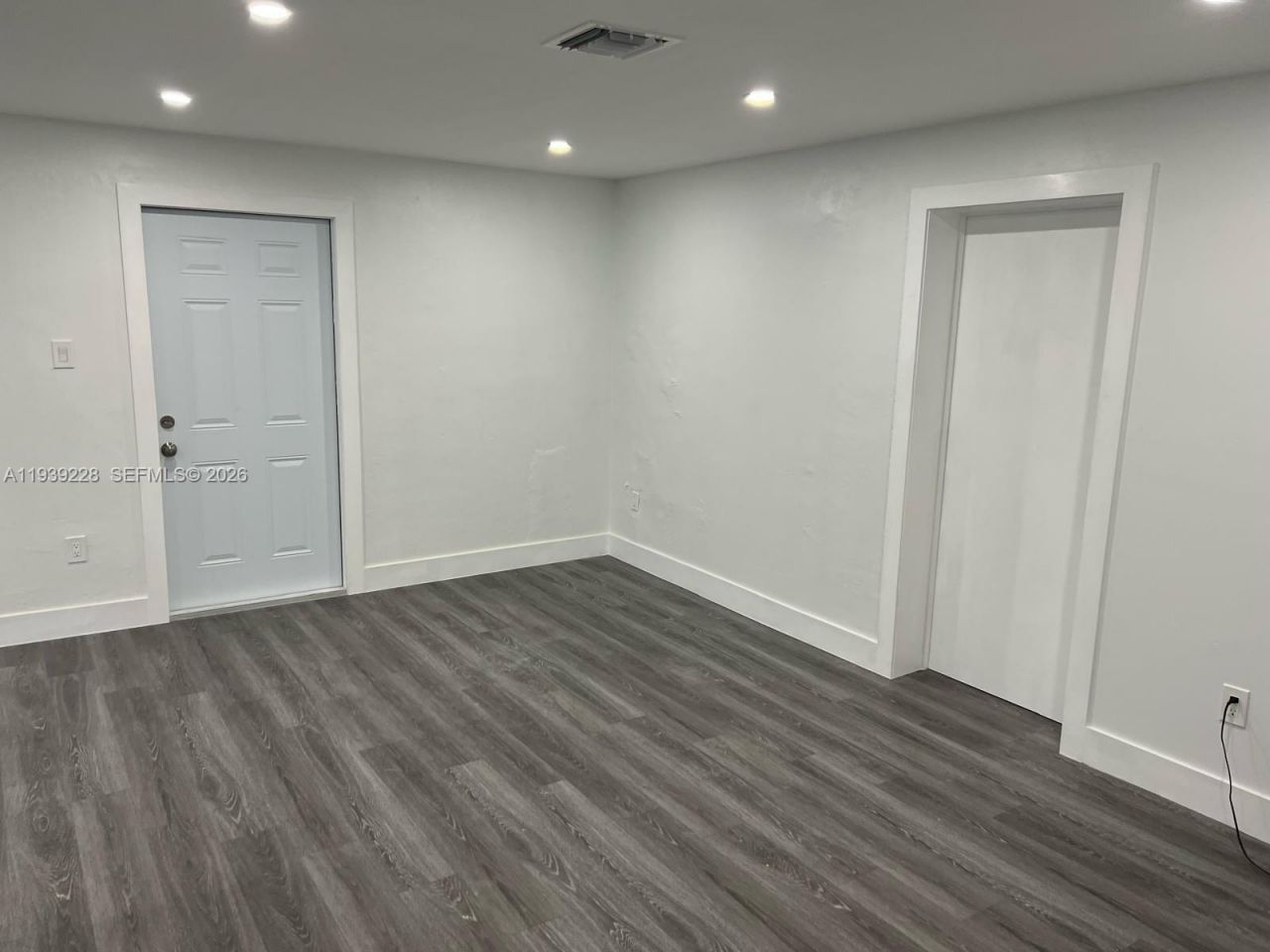 650 SE 1st Pl , Hialeah, FL 33010 Photo