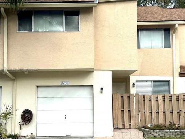 8253 NW 8th Pl, Unit 2, Plantation, FL 33324