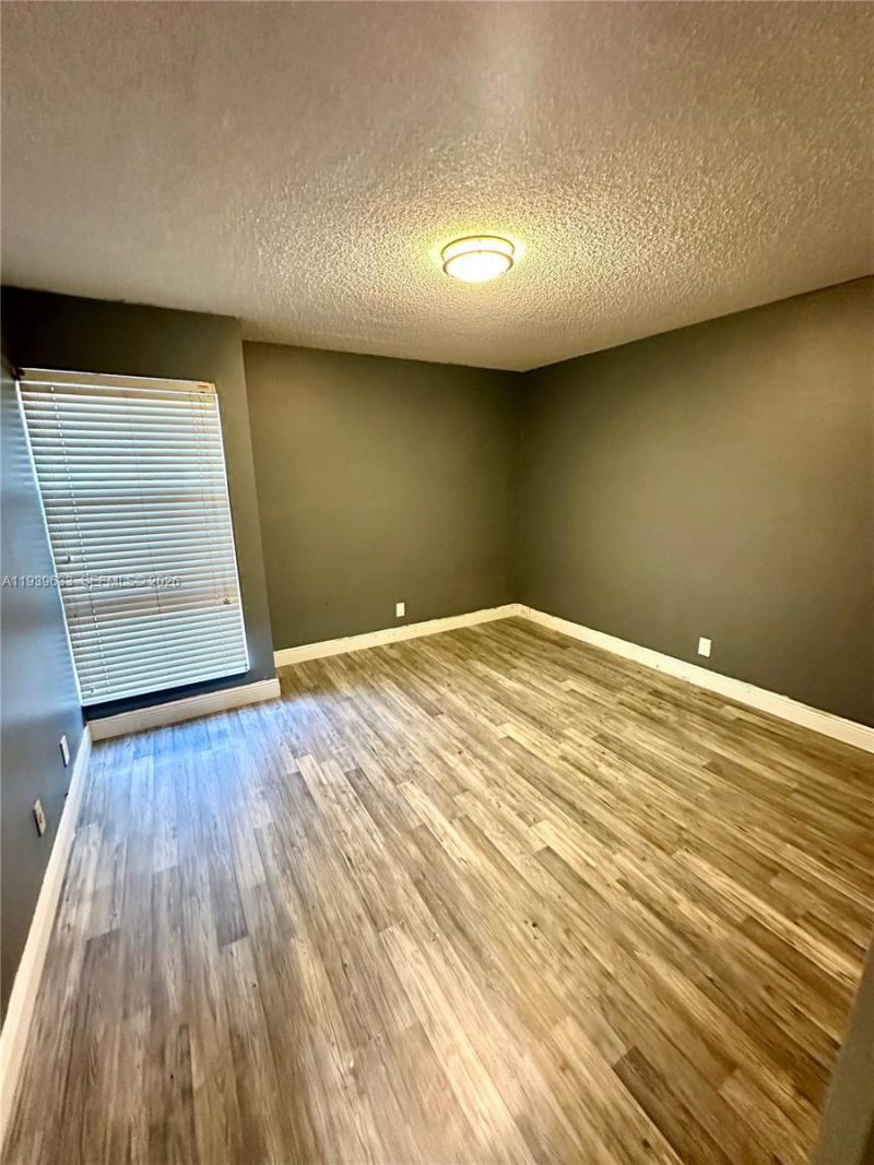 8253 NW 8th Pl, Unit 2, Plantation, FL 33324 Photo