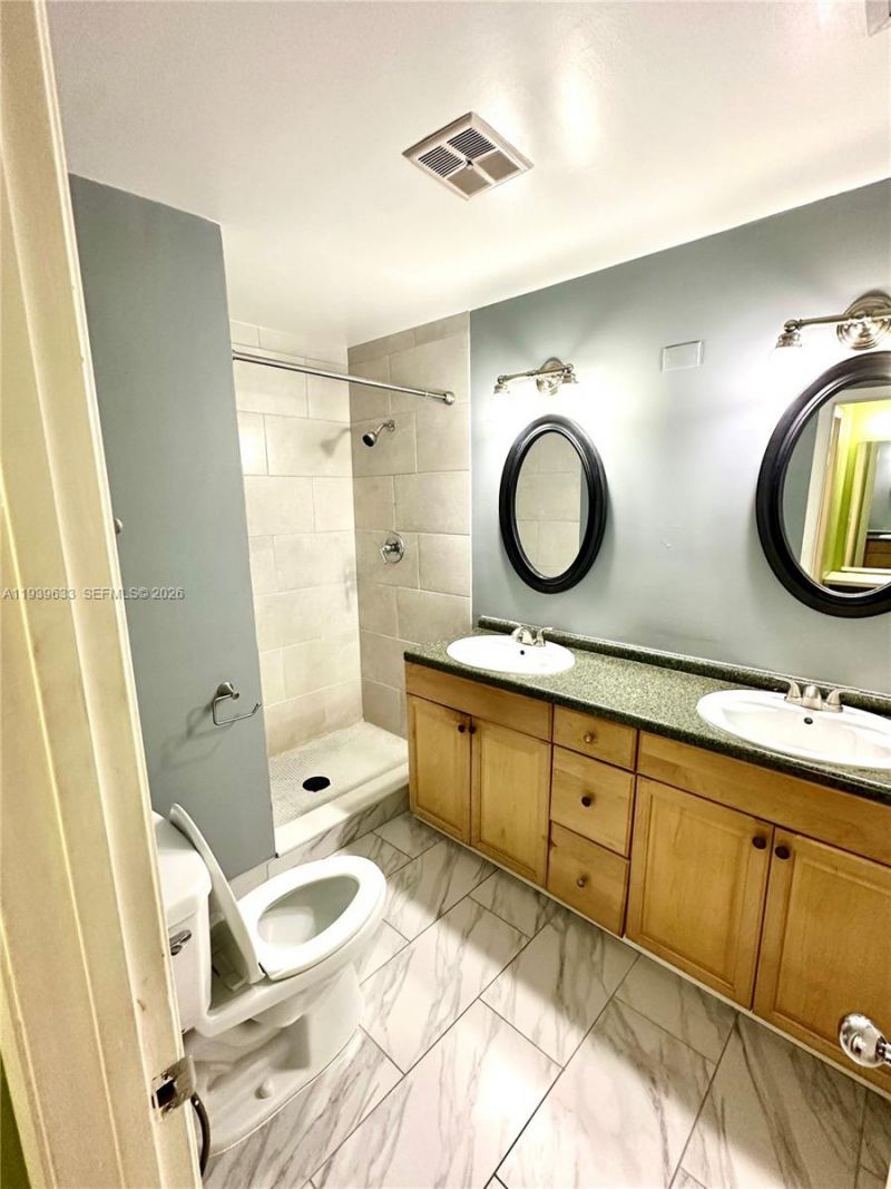 8253 NW 8th Pl, Unit 2, Plantation, FL 33324 Photo