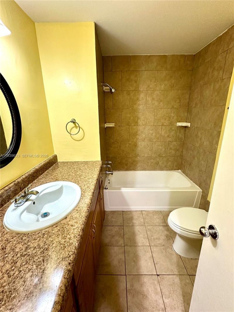8253 NW 8th Pl, Unit 2, Plantation, FL 33324 Photo