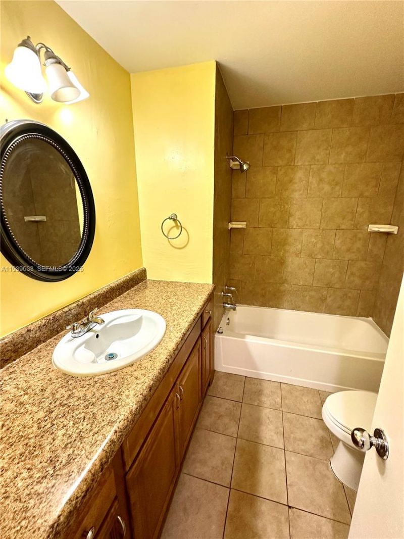 8253 NW 8th Pl, Unit 2, Plantation, FL 33324 Photo