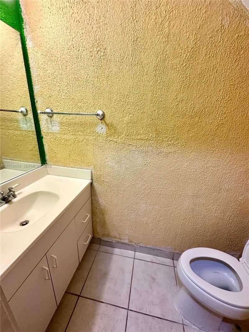 8253 NW 8th Pl, Unit 2, Plantation, FL 33324 Photo