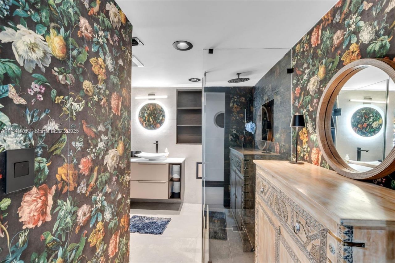 9015 NE 10th Ave, Miami, FL 33138 Photo