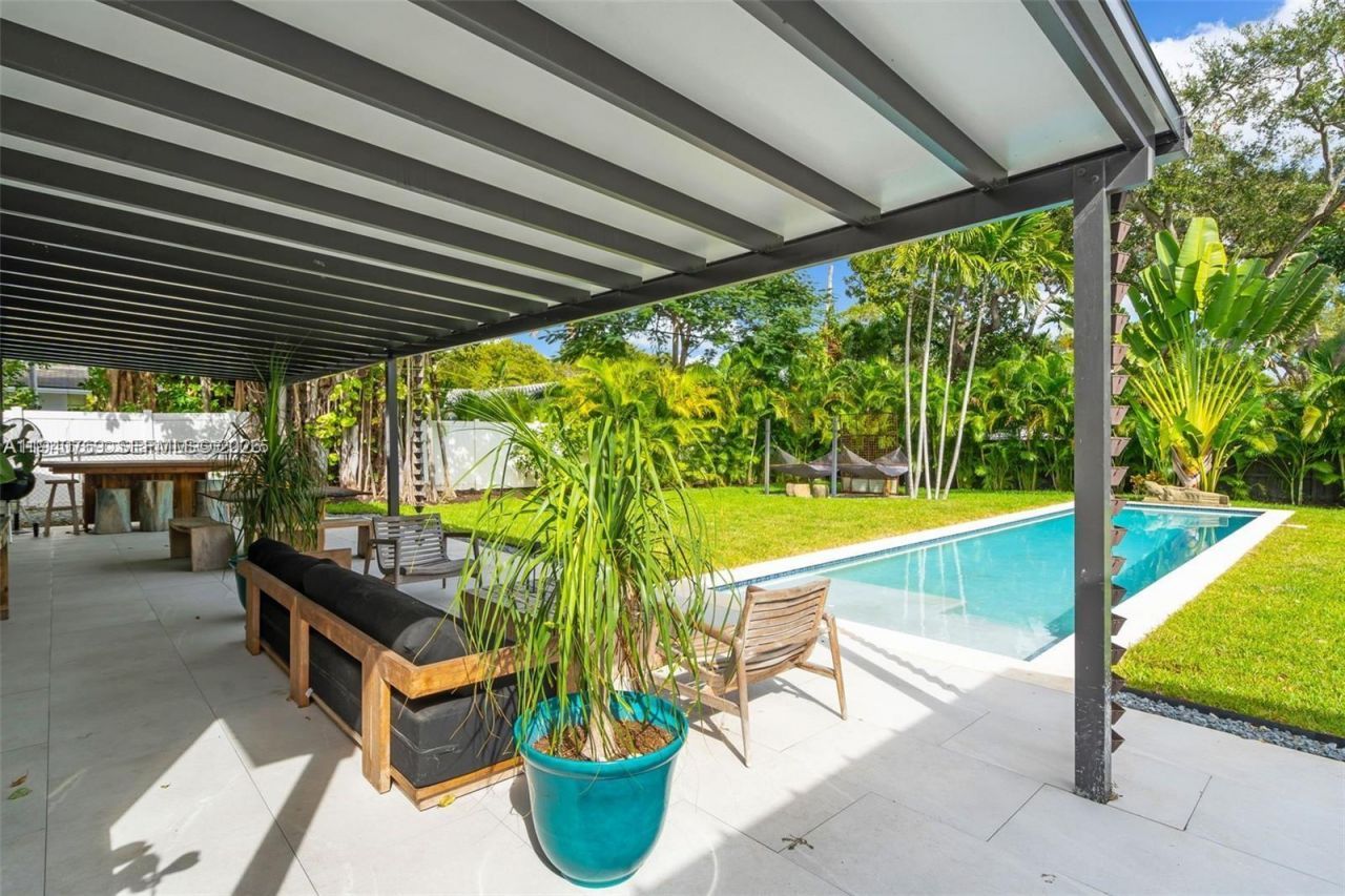 9015 NE 10th Ave, Miami, FL 33138 Photo