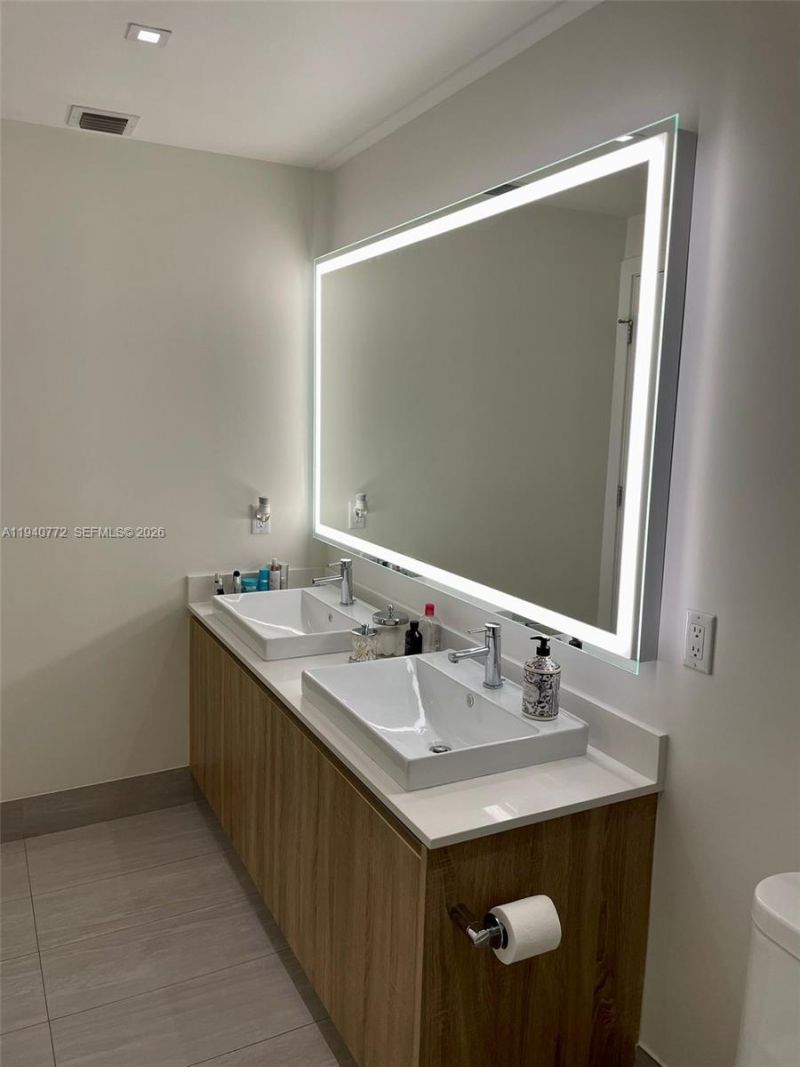 2960 NE 207th St, Unit 714, Aventura, FL 33180 Photo