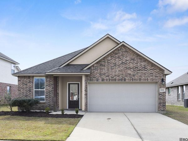 8886 Cherry Laurel Ave, Zachary, LA 70791