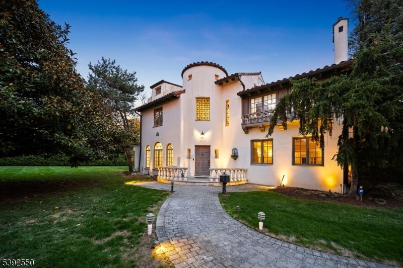 3 Serafin Pl, Glen Rock, NJ 07452 Main Photo