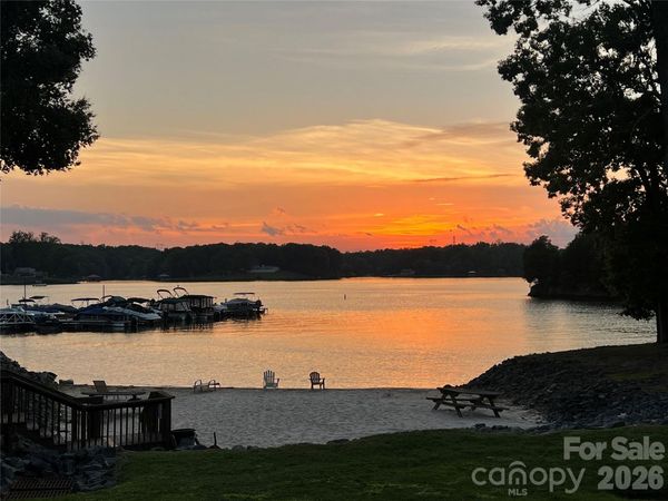 13820 Queens Harbor Road, Unit G, Charlotte, NC 28278