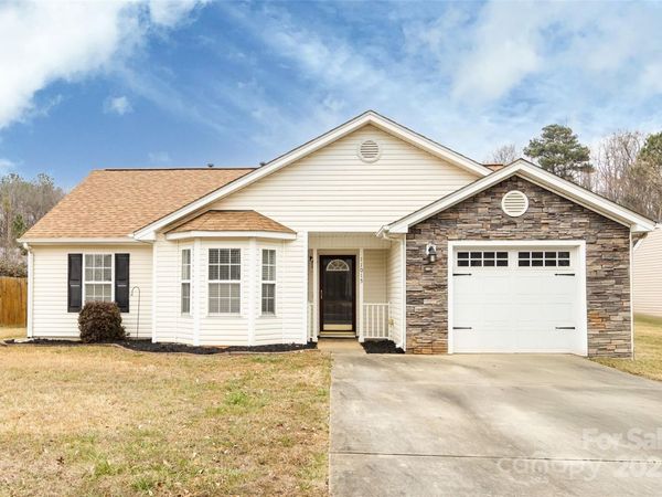 11015 Olde English Drive, Charlotte, NC 28216