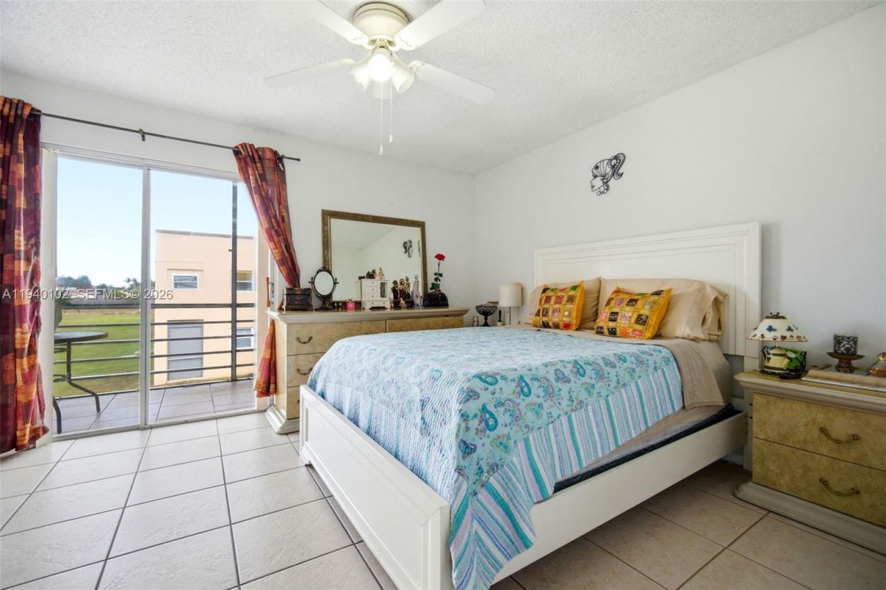 9101 Sunrise Lakes Blvd, Unit 218, Sunrise, FL 33322 Photo