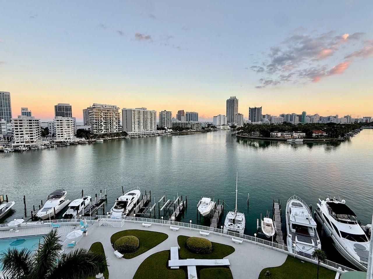 900 Bay Dr, Unit 822, Miami Beach, FL 33141 Photo