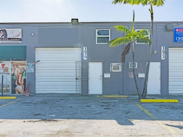1670 W 31st Pl, Hialeah, FL 33012