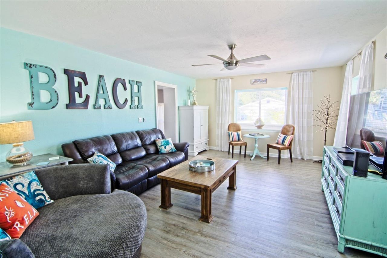 2219 Avenue C, Bradenton Beach, FL 34217 Photo