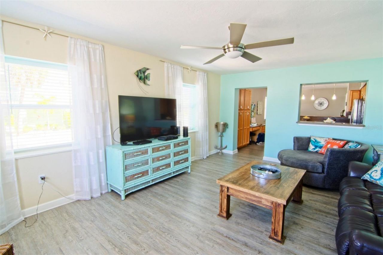 2219 Avenue C, Bradenton Beach, FL 34217 Photo