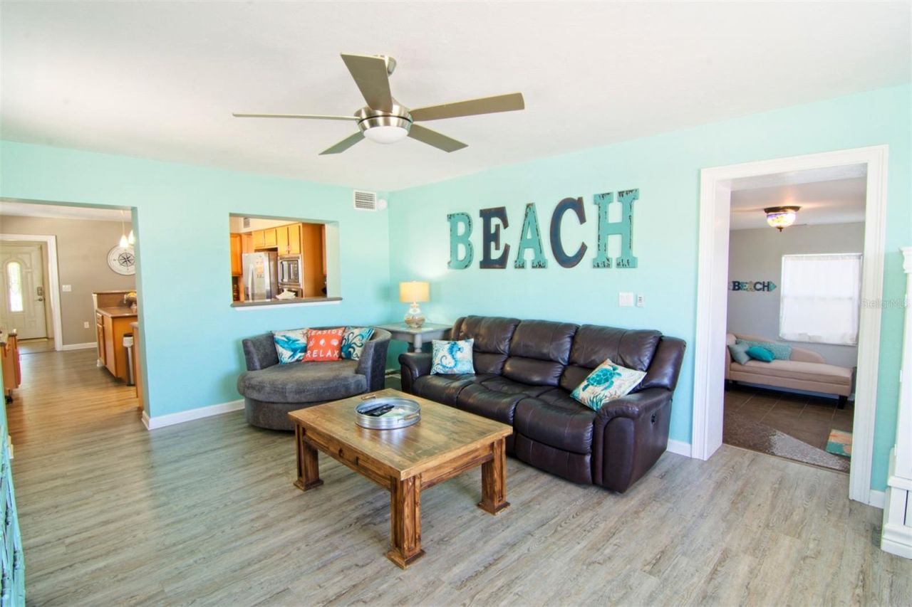 2219 Avenue C, Bradenton Beach, FL 34217 Photo