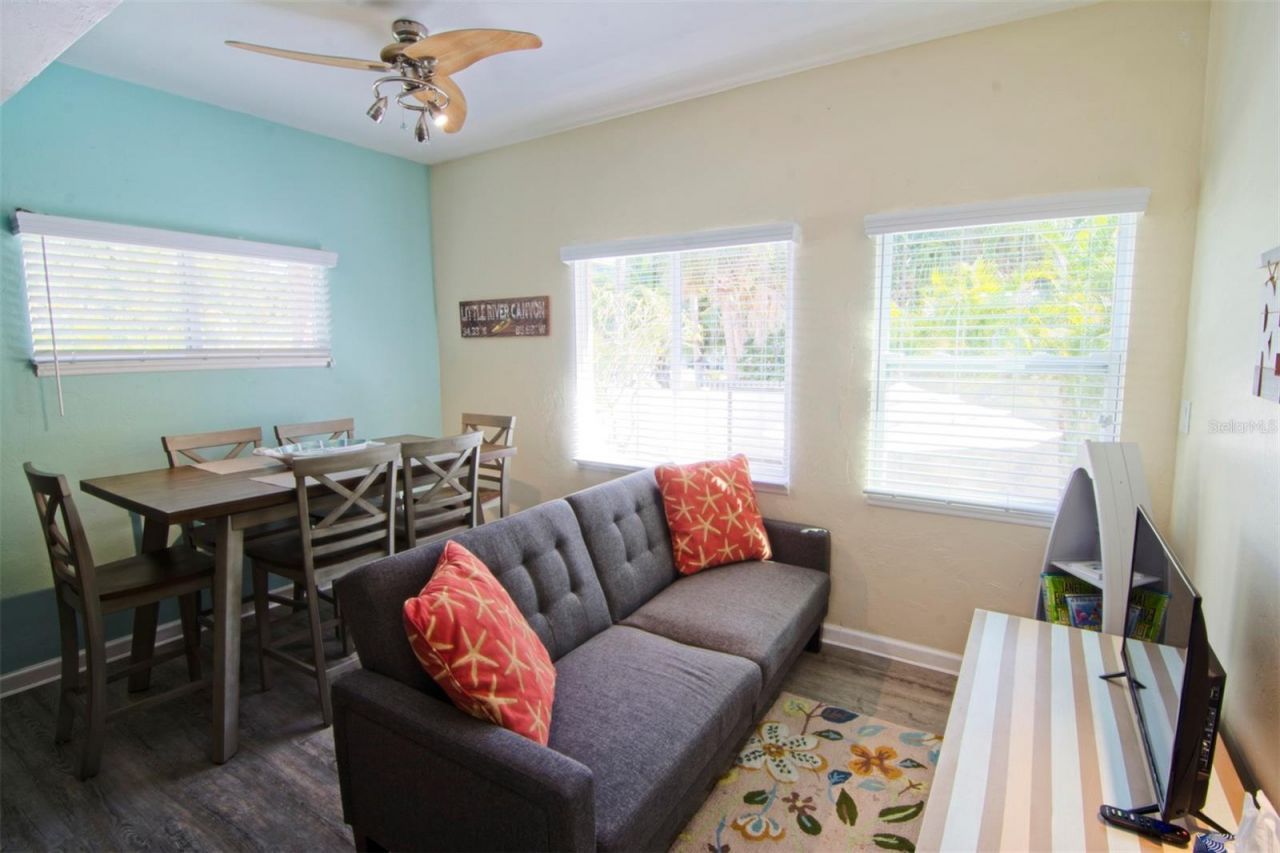 2219 Avenue C, Bradenton Beach, FL 34217 Photo
