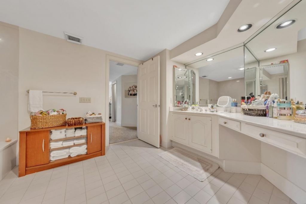 1117 Marine Way E, Unit K2r + Boat, North Palm Beach, FL 33408 Photo