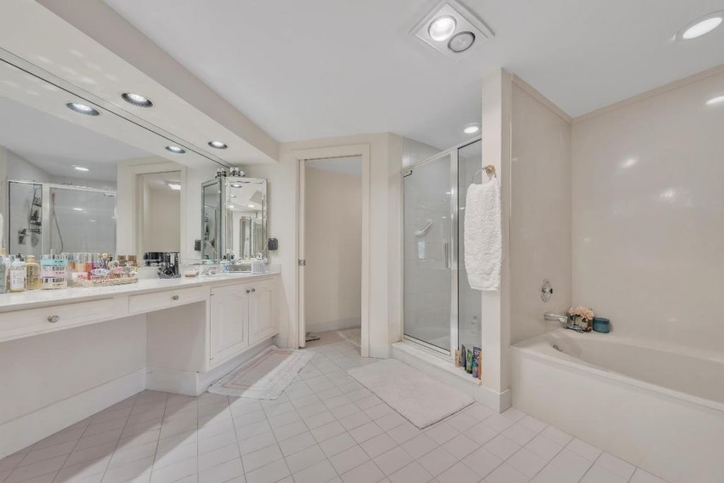 1117 Marine Way E, Unit K2r + Boat, North Palm Beach, FL 33408 Photo