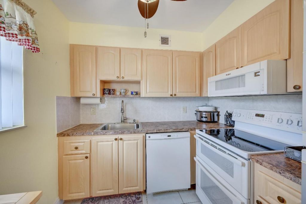 601 Monaco M, Unit M, Delray Beach, FL 33446 Photo