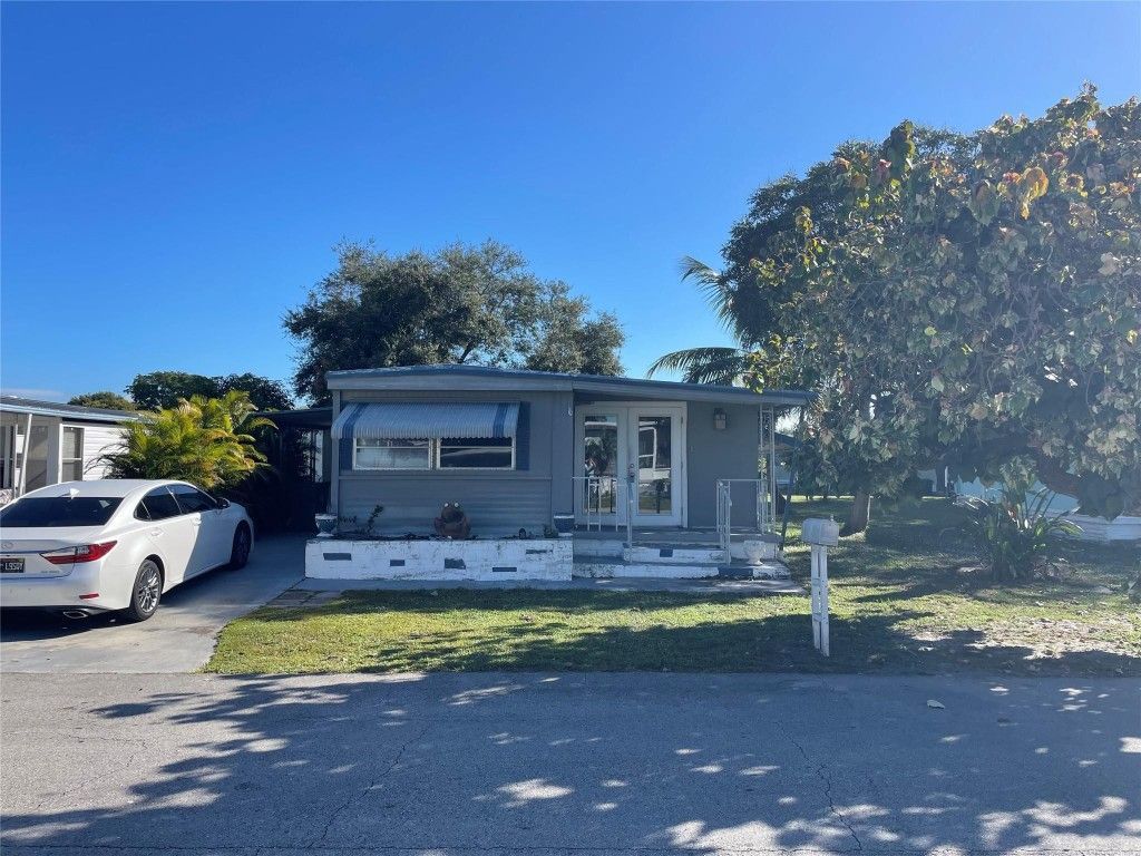 1670 SW 84th Ave, Davie, FL 33324 Photo