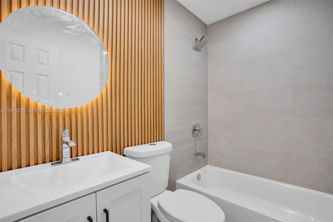 2430 NW 55th Ter, Lauderhill, FL 33313 Photo