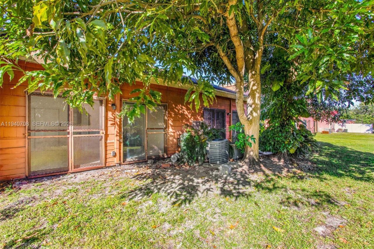 2430 NW 55th Ter, Lauderhill, FL 33313 Photo