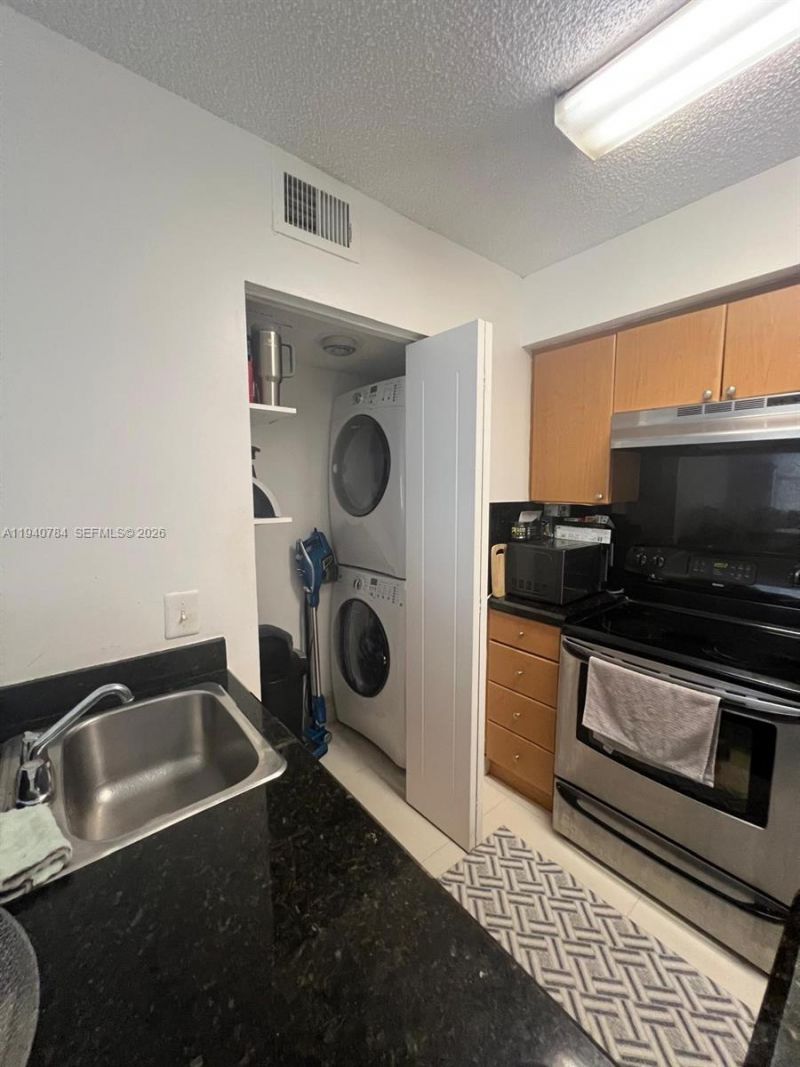 550 S Park Rd, Unit 14-8, Hollywood, FL 33021 Photo