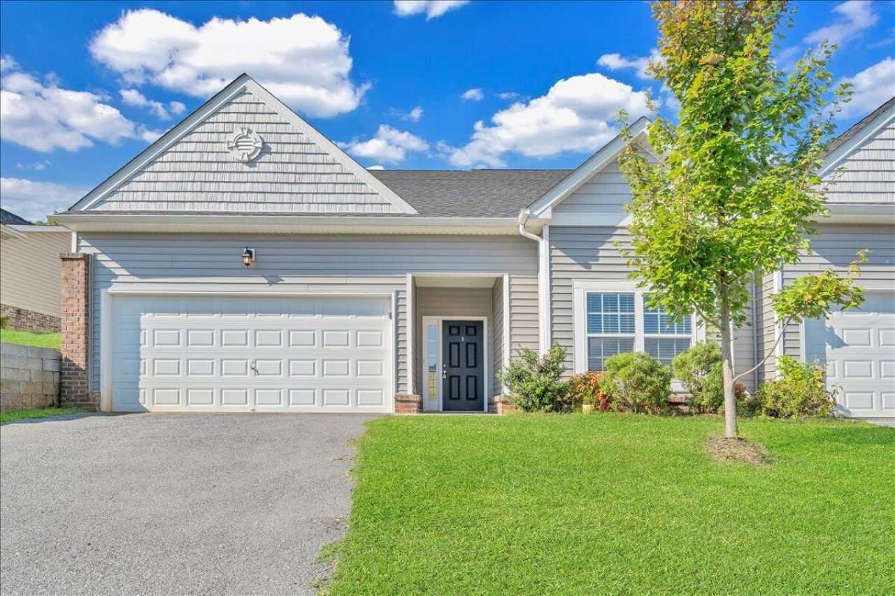 14 Carrington Ct, Roanoke, VA 24019 Main Photo