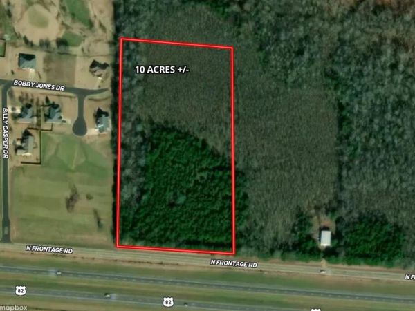 N Frontage Road, Columbus, MS 39701