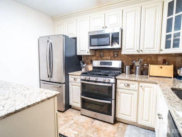 2402 Candlelight Court, Helmetta, NJ 08828