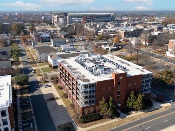 1018 Hackberry Lane, Unit 203, Tuscaloosa, AL 35401